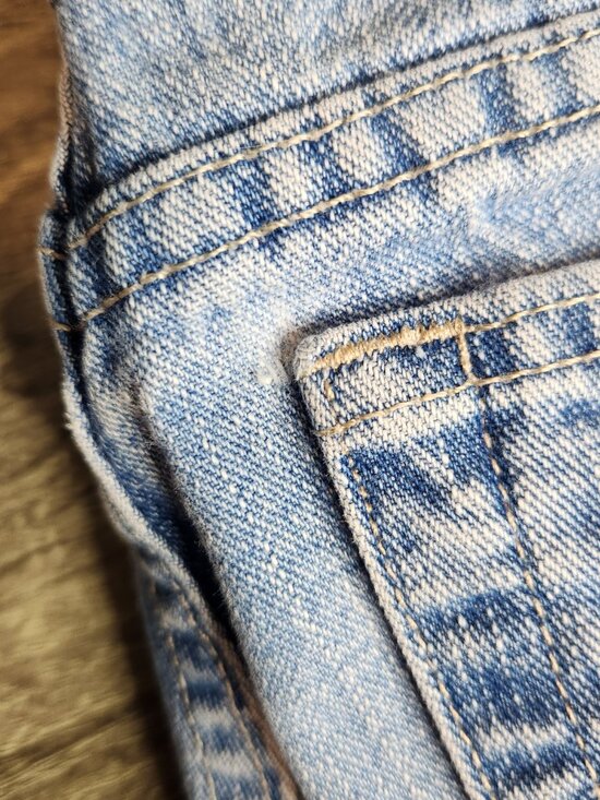 Tommy Hilfiger Classic Fit Jeans Light Wash Size 4A - Picture 6 of 10